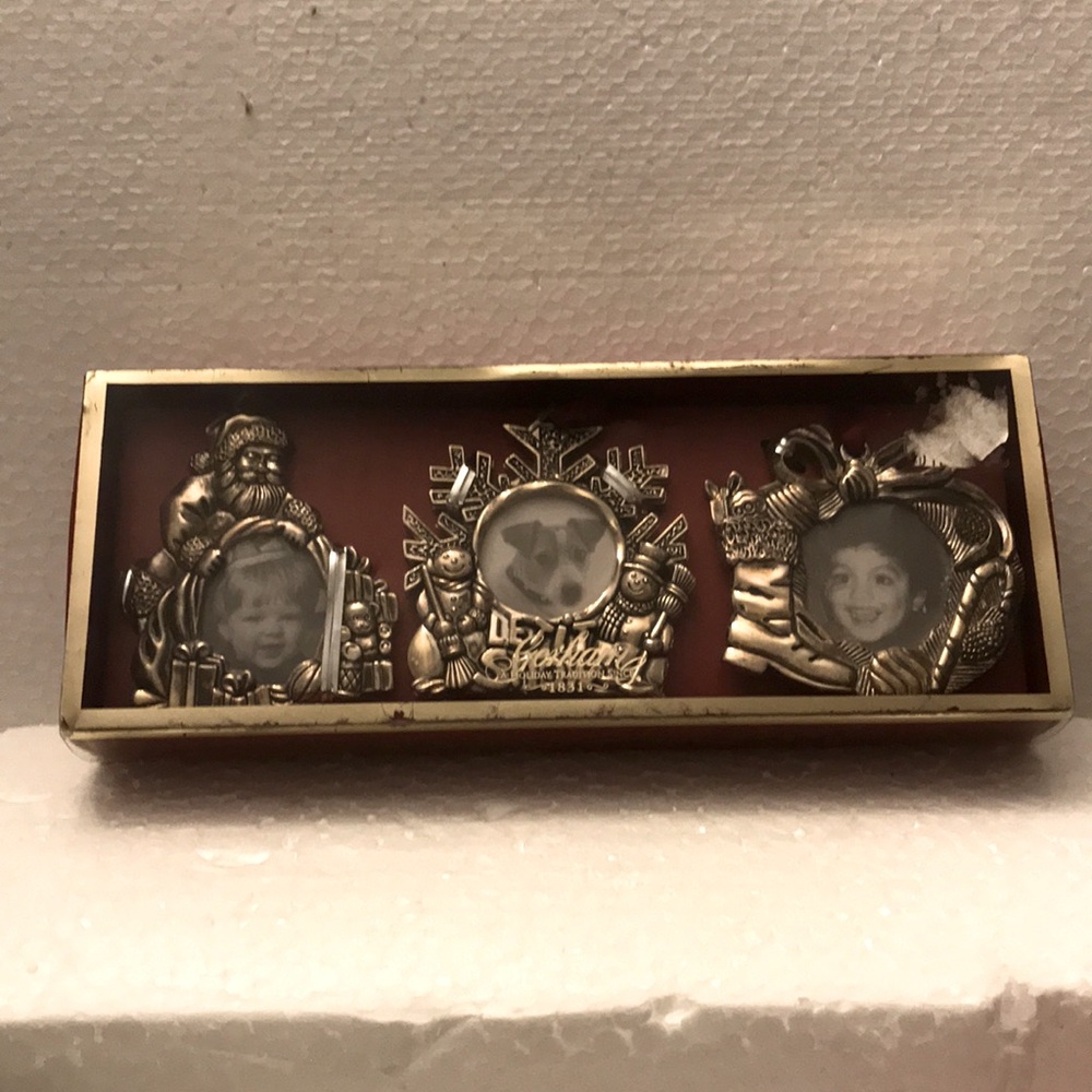 Silver Holiday Picture Frame Set